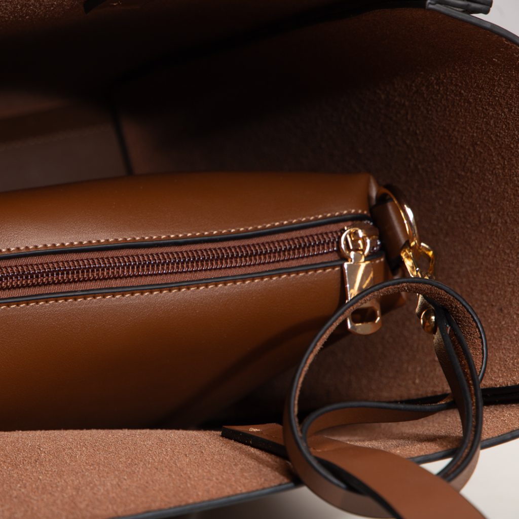 Timbrata Rifugio Brown detail 4