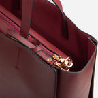 Timbrata Rifugio Burgundy detail 4